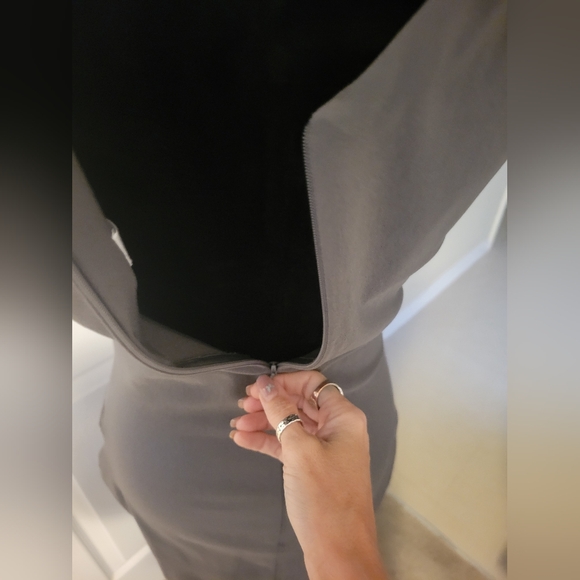 Retro 50s-Style Sleeveless Pencil Dress - Picture 7 of 8